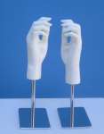 1580 base metallo coppia mani donna