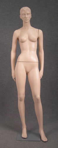 011 BRENDA PC - Manichino in plastica donna con capelli scolpiti, braccia diritte, base inclusa, colore PELLE CHIARA